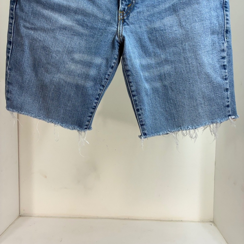 Levis 518 Superlow Denim Shorts Light Wash Raw Hem 13M JR Womens Blue Cutoffs - Picture 11 of 12